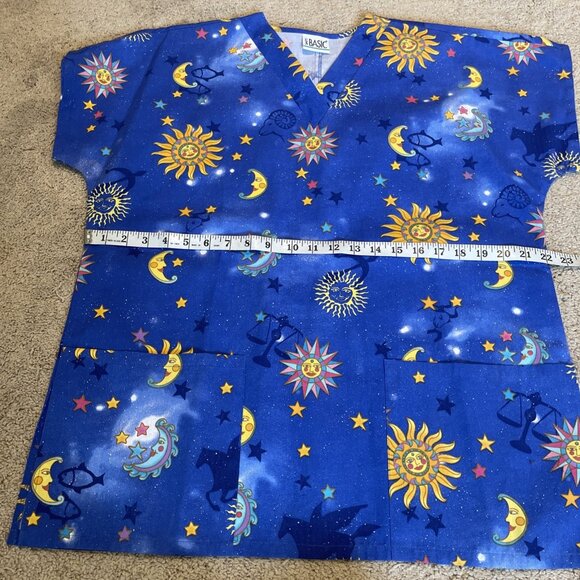 2 Simply Basic Scrub Tops Women's M Bears Colorful Bees Astrological Medical - Picture 4 of 7